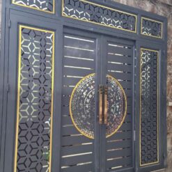 Cửa cổng sắt hoa văn nghệ thuật – Thiết kế cho nhà phố Buôn Ma Thuột