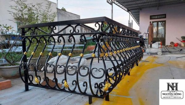 lan can mỹ thuật